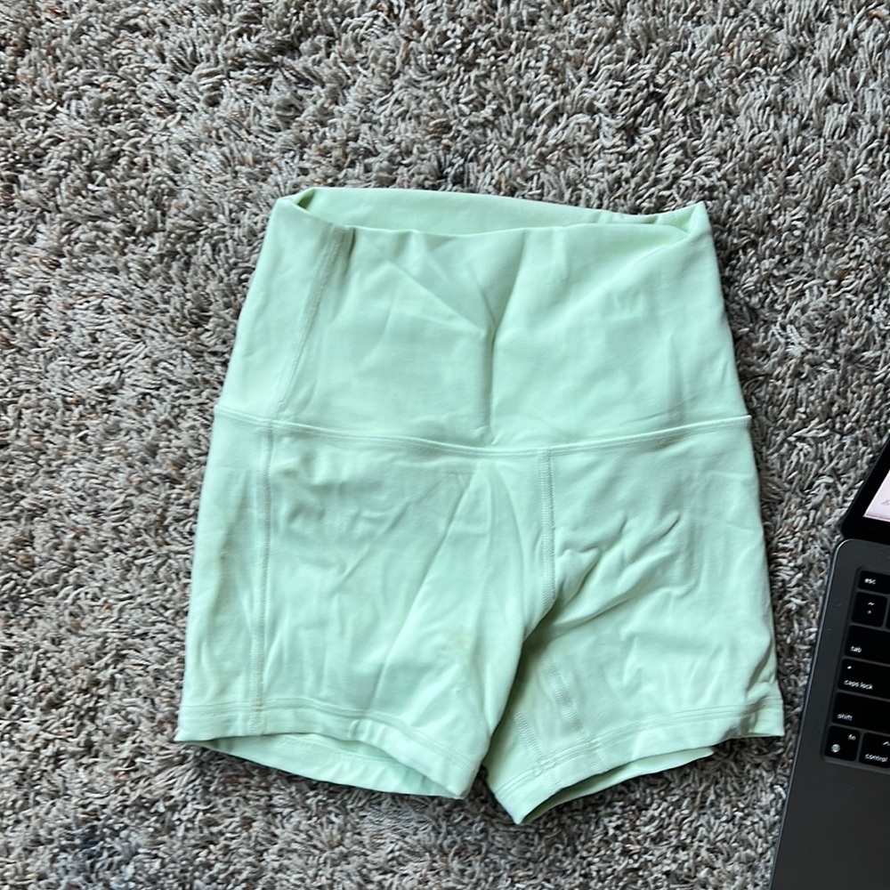 light green 4 inch ALIGN lululemon biker shorts